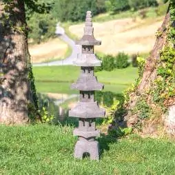Product image 3 of the product “Japanese style Garden Lantern, made from Andesit Stone. Multipart. 130 cm Height, Roof is 40 cm width. ”